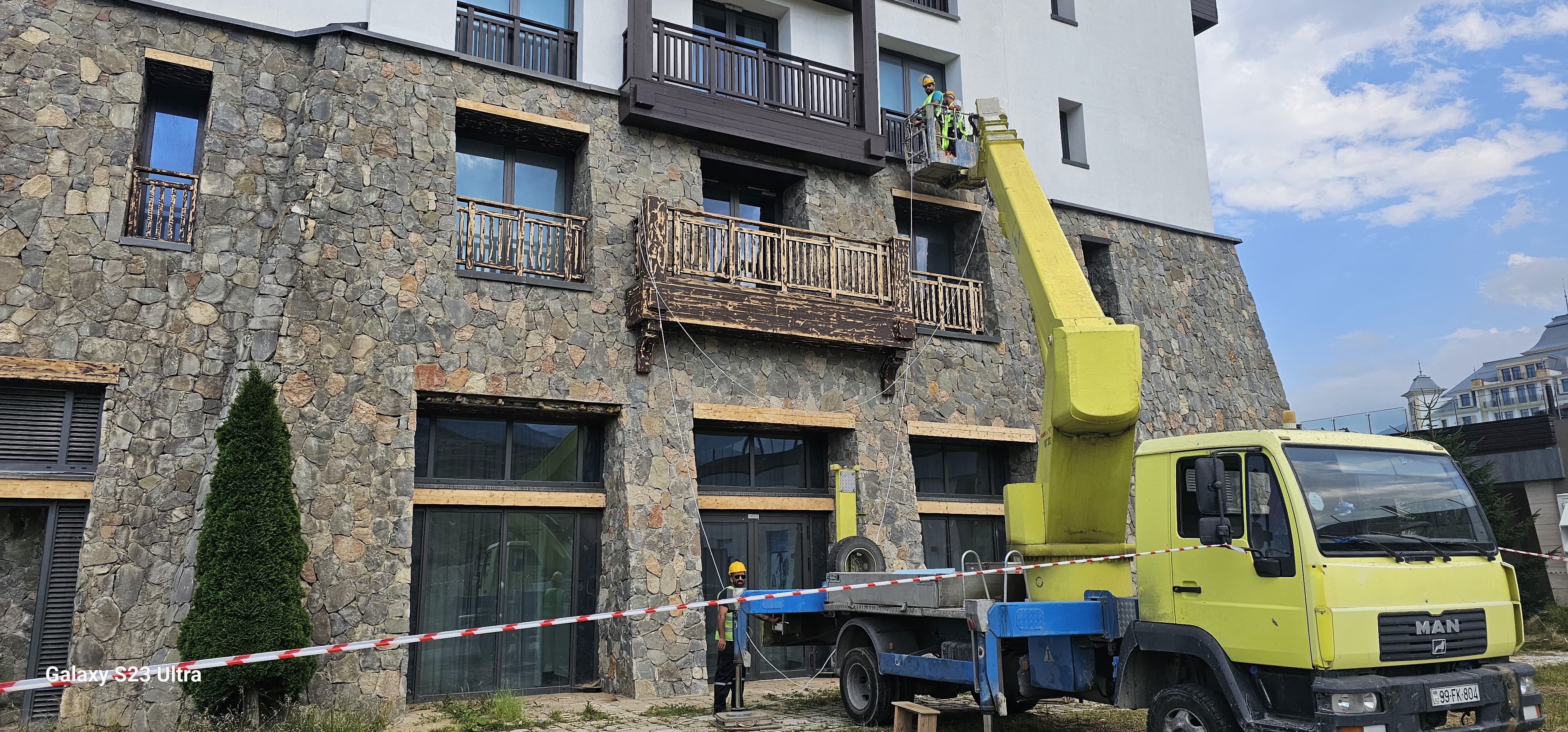 Şahdağ Pik Palace & Park Chalet Kompleksi fasad və damının təmir olunması