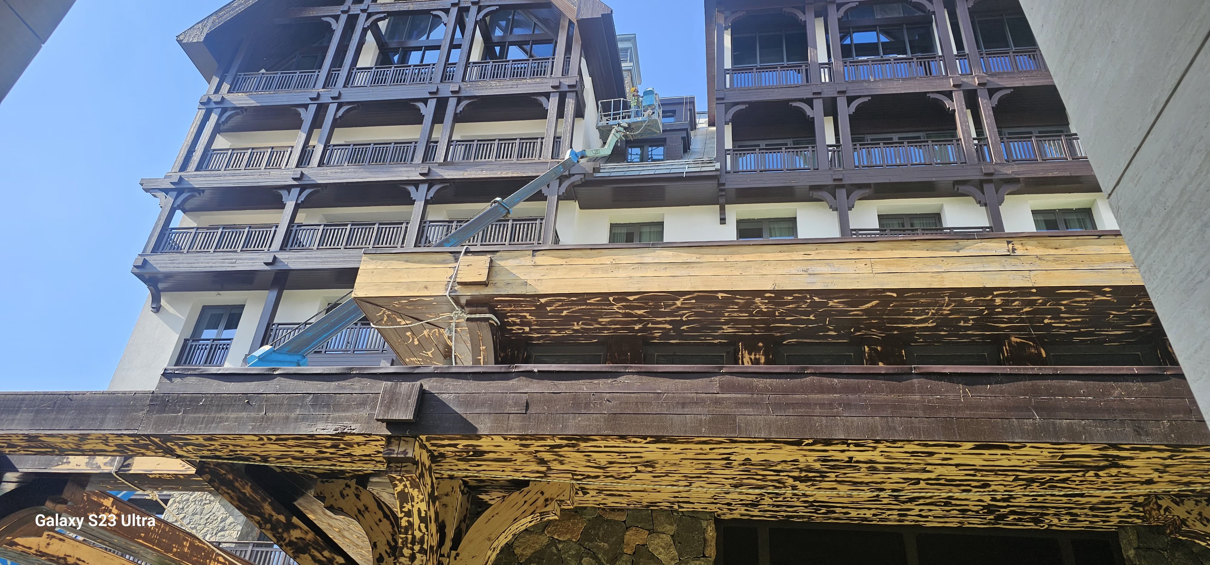 Şahdağ Pik Palace & Park Chalet Kompleksi fasad və damının təmir olunması