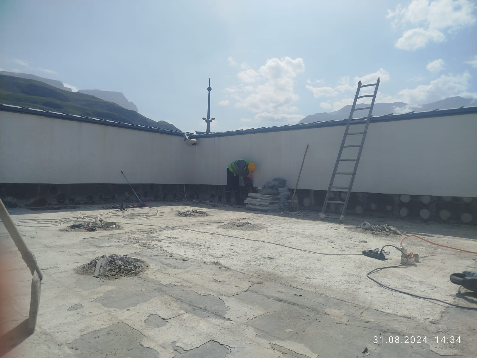 Şahdağ Pik Palace & Park Chalet Kompleksi fasad və damının təmir olunması