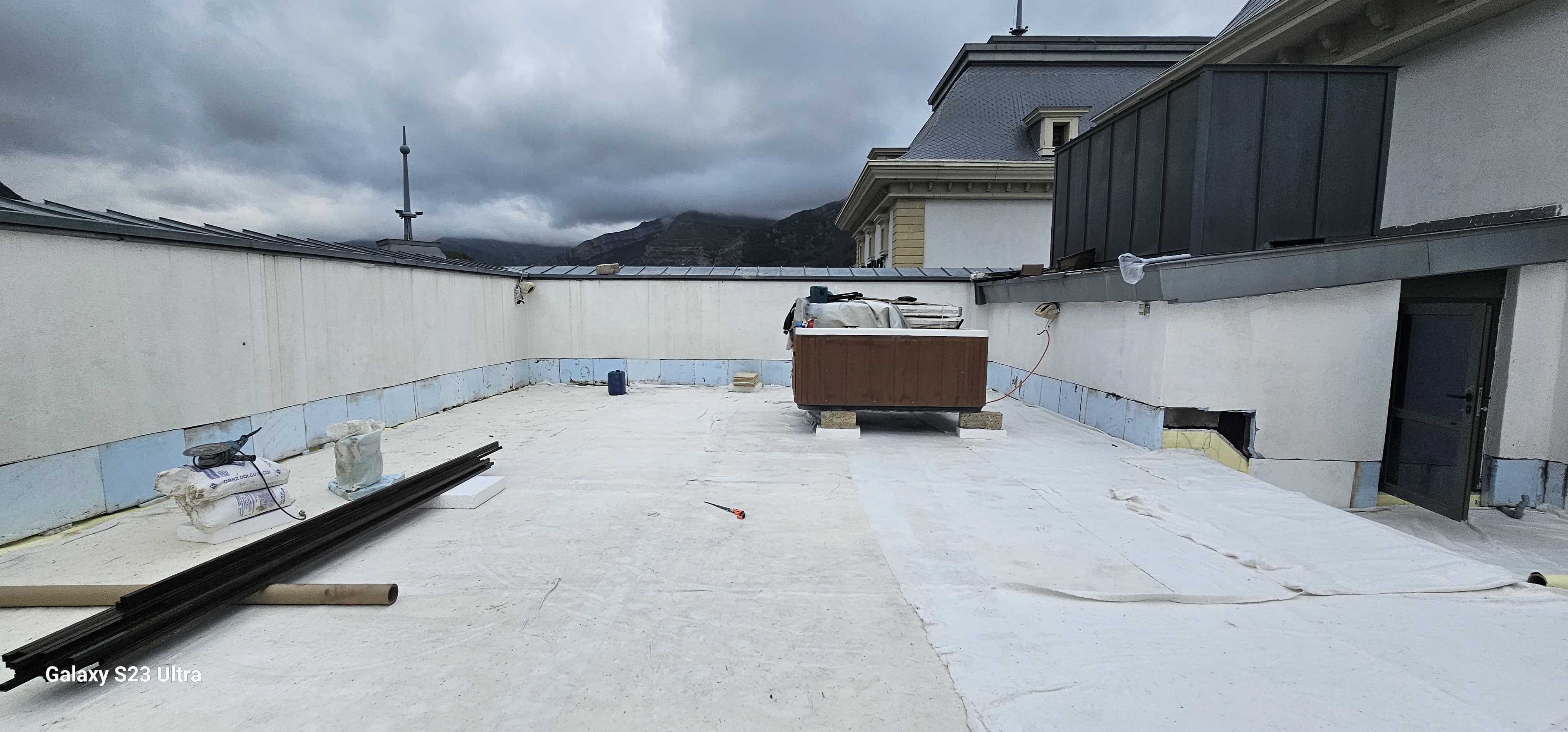 Şahdağ Pik Palace & Park Chalet Kompleksi fasad və damının təmir olunması