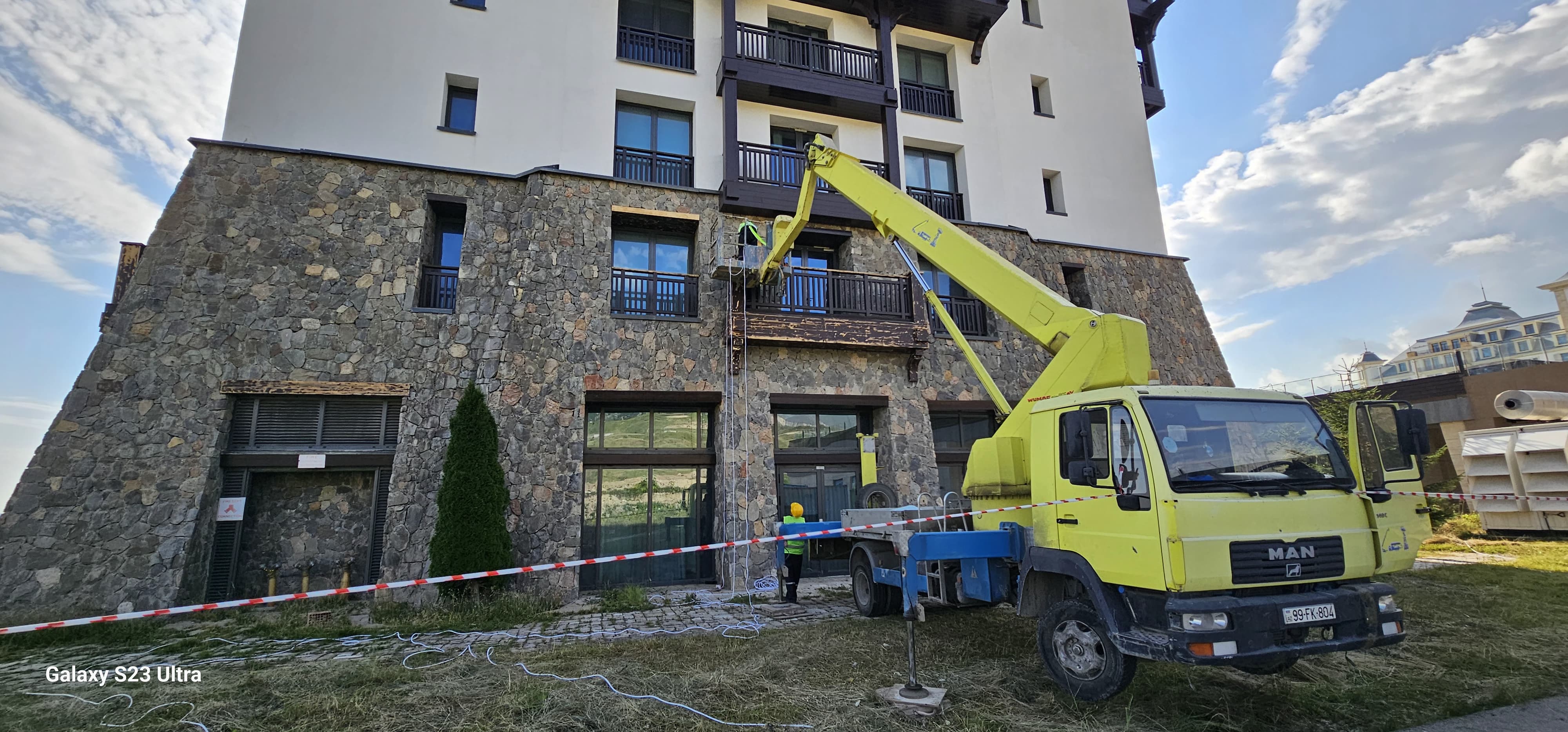Şahdağ Pik Palace & Park Chalet Kompleksi fasad və damının təmir olunması