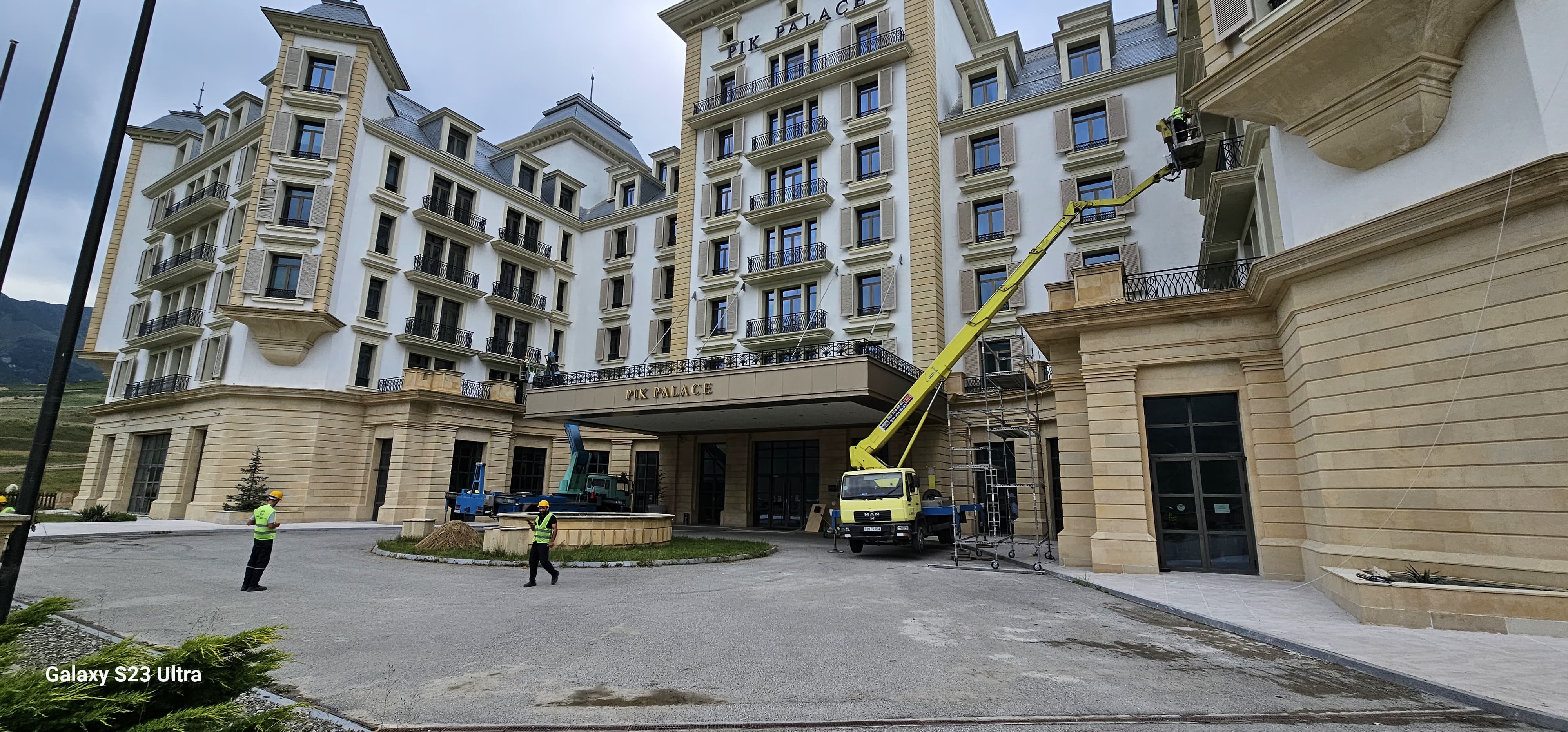 Şahdağ Pik Palace & Park Chalet Kompleksi fasad və damının təmir olunması